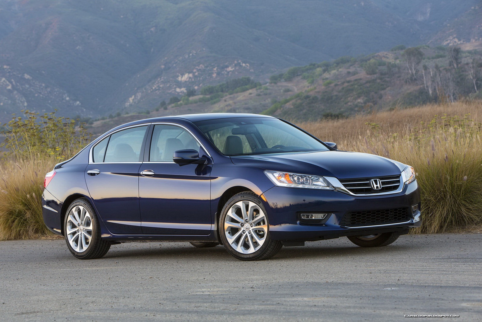 [2013_Honda_Accord_Touring_Sedan_008%255B2%255D.jpg]