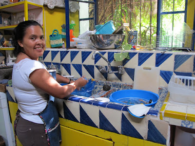 she has lots of help cleaning and cooking