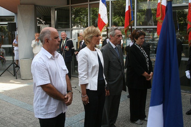 [Lib%25C3%25A9ration%2520Bourg%2520-%2520%252031.08.2011%2520017%255B4%255D.jpg]