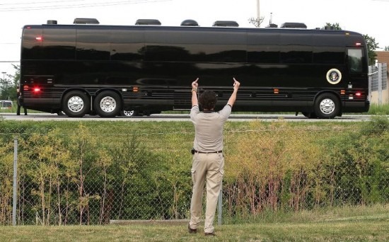 [obama-ohio%2520big%2520black%2520bus%255B3%255D.jpg]