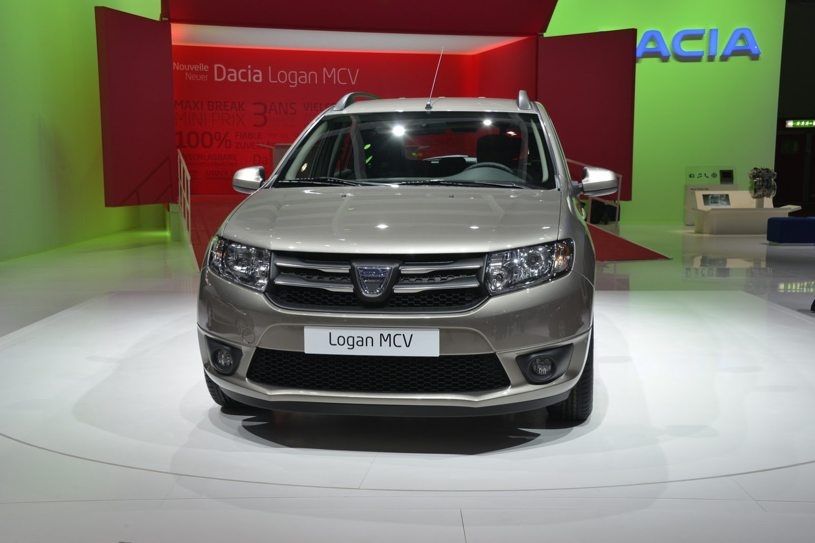 [Dacia-Logan-MCV-03%255B2%255D.jpg]