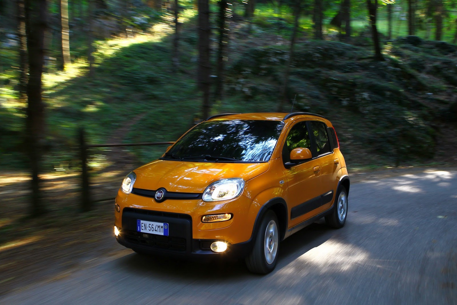 [2013-Fiat-Panda-Trekking-9%255B2%255D.jpg]