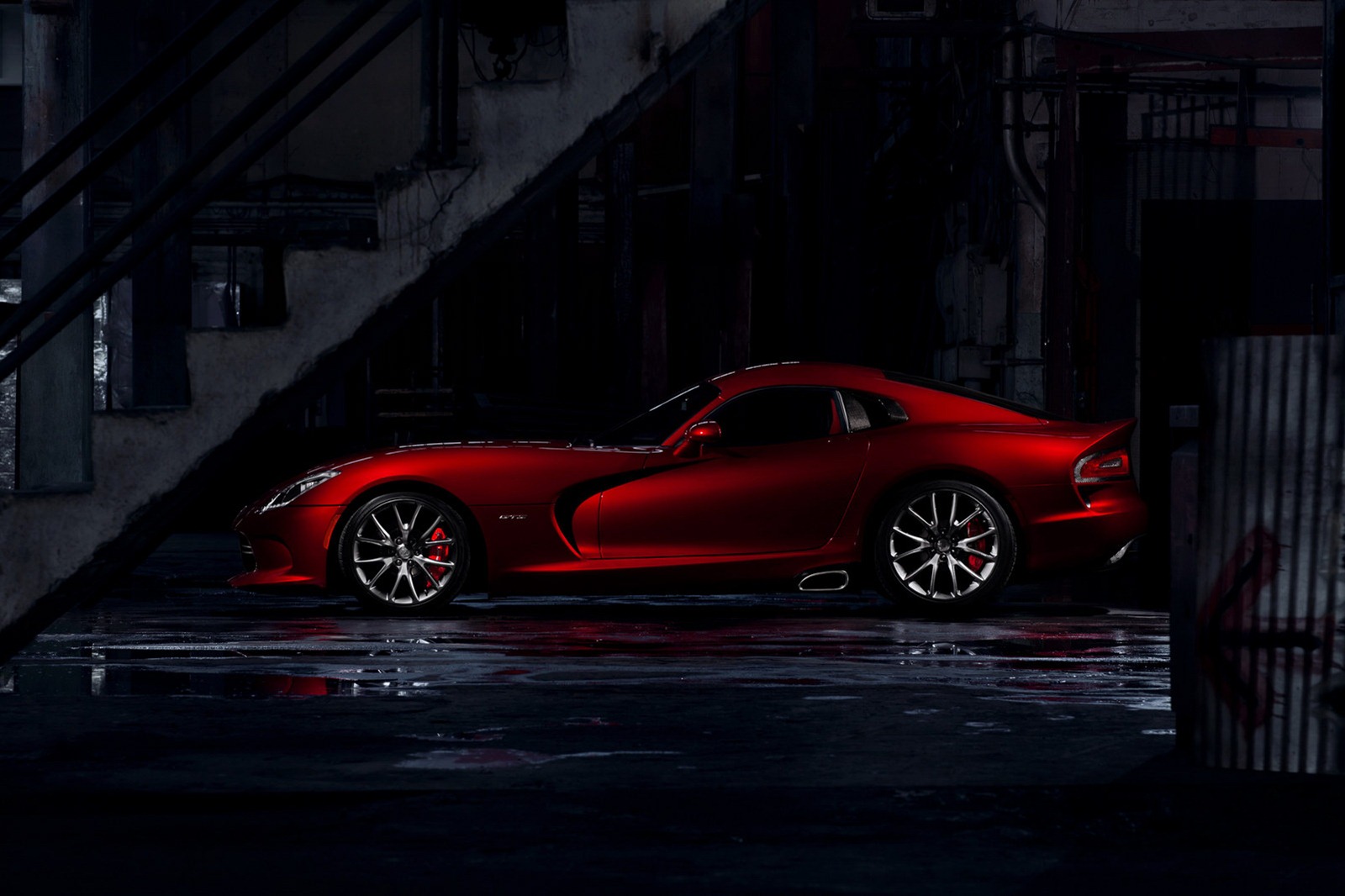 2013-SRT-Viper-8[2].jpg