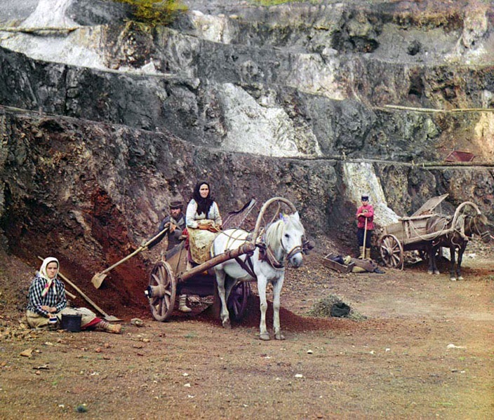 [Work-at-the-Bakalskii-Mine-Pit-19105.jpg]