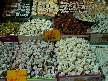 Sights of Istanbul: turkish delight in the Egyptian bazar