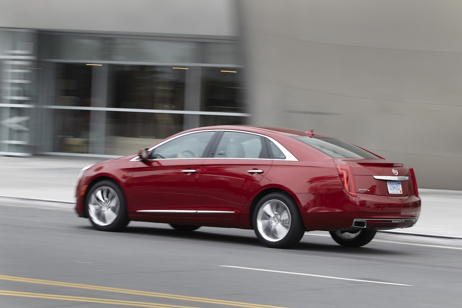 [2013-Cadillac-XTS-15%255B8%255D.jpg]