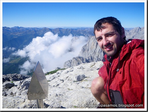 Jito Escarandi - Jierru 2424m - Lechugales 2444m - Grajal de Arriba y de Abajo (Picos de Europa) 0085 Jito Escarandi - Jierru 2424m - Lechugales 2444m - Grajal de Arriba y de Abajo (Picos de Europa) 0085