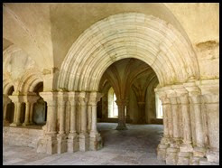 f chapter house arch