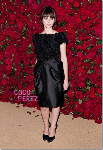 felicity-jones-new-face-dolce-and-gabbana-the-make-up__oPt