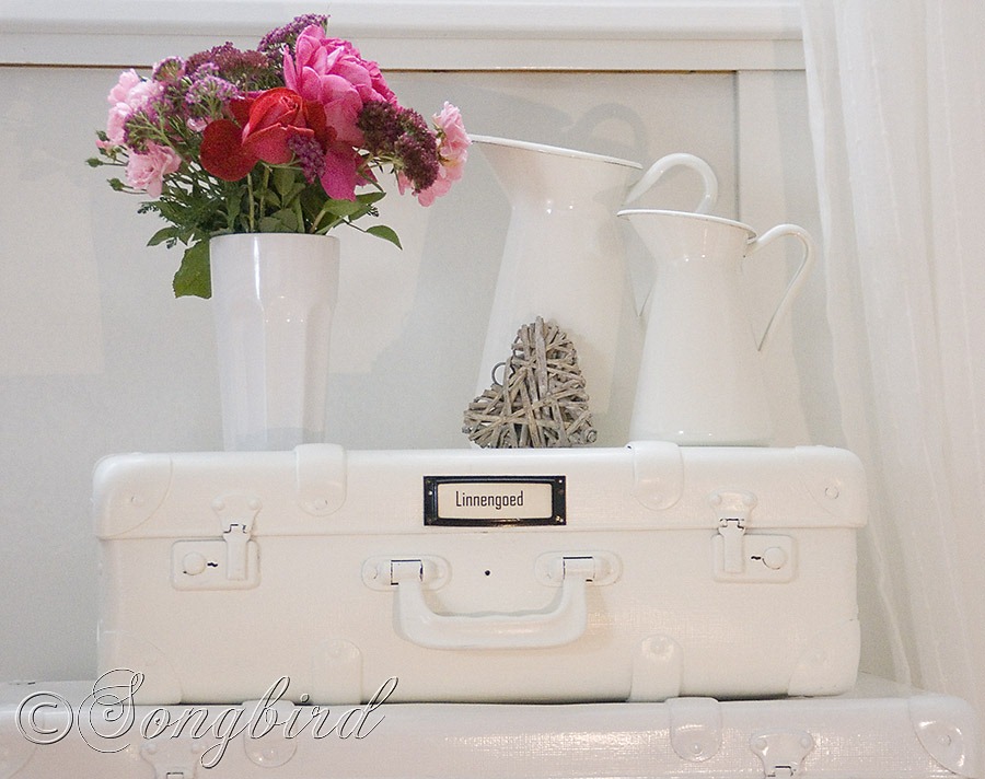 [Painted%2520White%2520Suitcases%25203%255B3%255D.jpg]