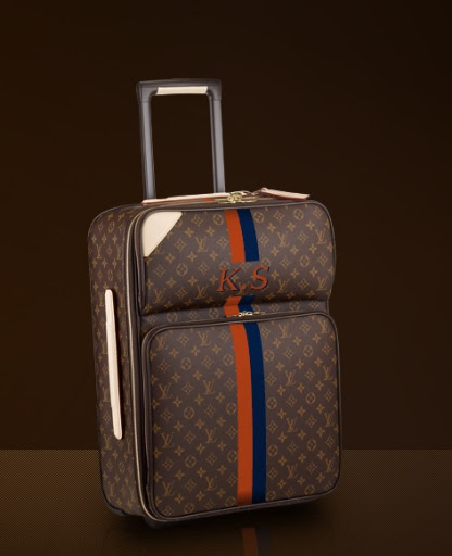 What do you think? Louisvuitton.com allows you to customize your colors and monogram to create a bespoke piece of luggage. (louisvuitton.com) What do you think? Louisvuitton.com allows you to customize your colors and monogram to create a bespoke piece of luggage. (louisvuitton.com)
