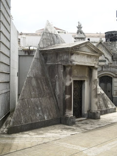 Masonic style tomb. Where is the DaVinci Code when you need it!