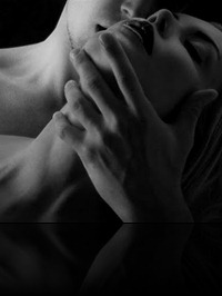 20111125002023-beso-cuello013