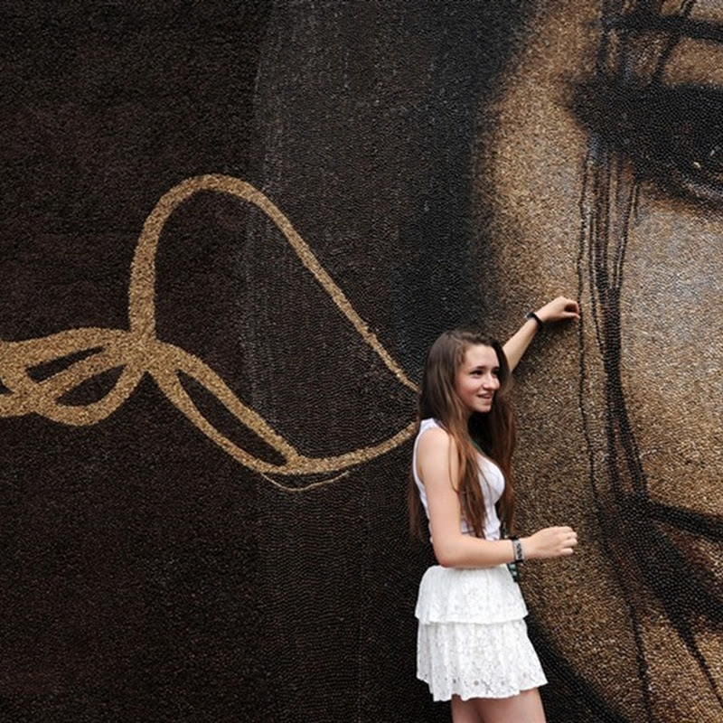 World's Largest Coffee Bean Portrait Unveiled in Moscow Amusing