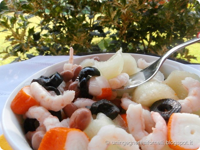 insalata melone bianco giallo surimi gamberetti olive borlotti