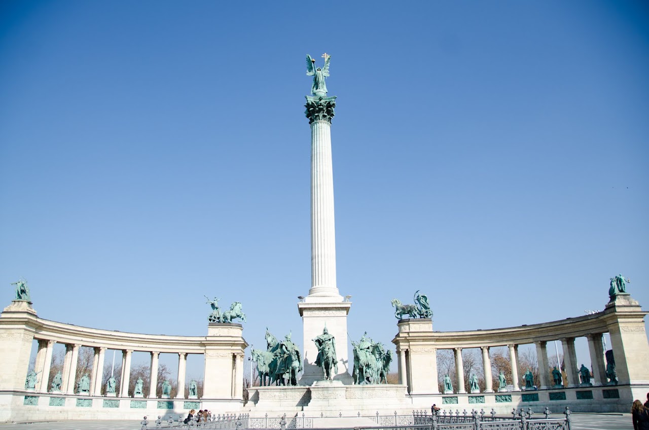 Heroes' Square
