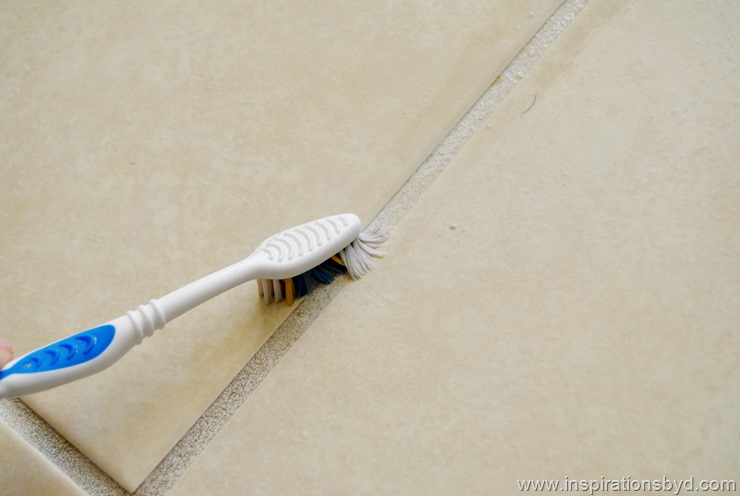 vinegar to clean grout
