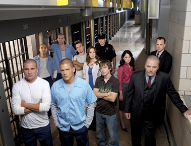 PRISON BREAK: Michael Scofield (Wentworth Miller, second from L) is a desperate man with a plan to save his brother's life, Lincoln Burrows (Dominic Purcell, L) who is on death row in PRISON BREAK in a special two-hour premier Monday, Aug. 29 (8:00-10:00 PM ET/PT) and will air in its regular time period begining Monday, Sept. 5 (9:00-10:00 PM ET/PT) on FOX. Front row, L-R: Dominic Purcell, Wentworth Miller, Marshall Allman, Robin Tunney, Stacy Keach.  Back row, L-R: Amaury Nolasco, Peter Stormare, Robert Knepper, Sarah Wayne Callies, Wade Williams, Paul Adelstein.
