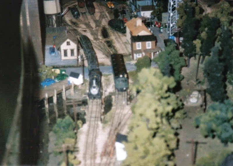 [06-HO-Scale-Layout-at-the-Lewis-Coun%255B2%255D.jpg]
