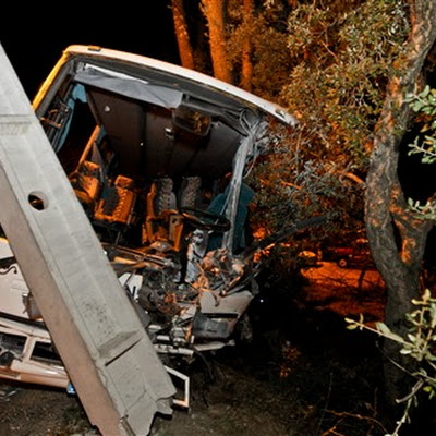 Acidente de autocarro em Vila Nova da Rainha faz um morto e 12 feridos
