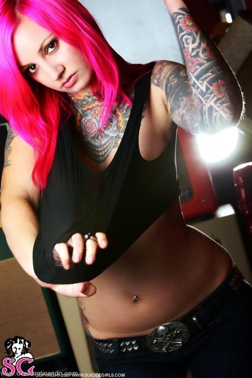 suicide girls linda sensuais punks sexys gatas desbaratinando (40)