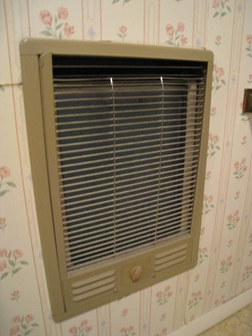 [bathroom_heater_before_newapartment5.jpg]