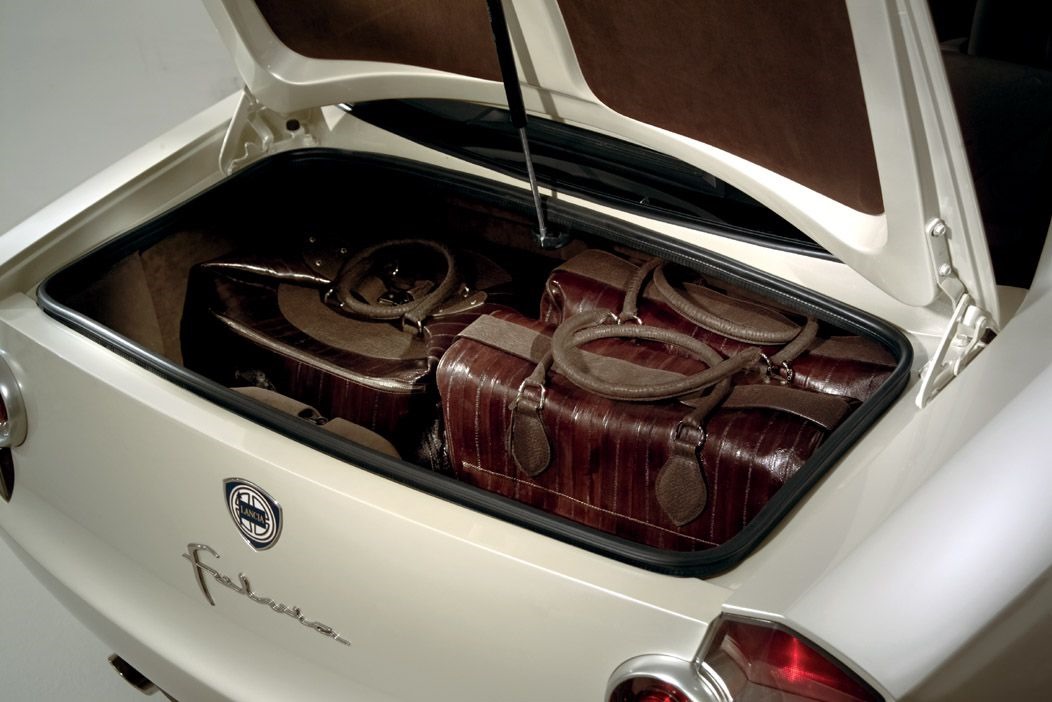 [2003-Lancia-Fulvia-Coupe-Concept-10%255B2%255D.jpg]
