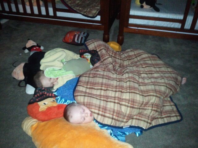 [sleep%2520boys%25201%255B3%255D.jpg]