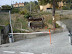 Tante di queste sbarre a ridosso della ciclabile mi fanno sperare che solo i residenti la possano attraversare in macchina