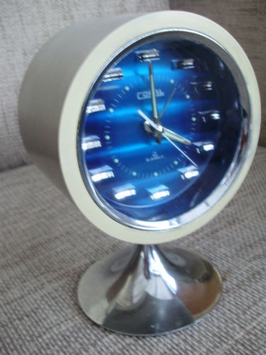 [Coral-table-clock-front3.jpg]