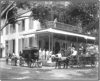 Bangunan Bersejarah di Indonesia - infolabel.blogspot.com COLLECTIE_TROPENMUSEUM_Hotel_des_Indes_in_Batavia_TMnr_60009042