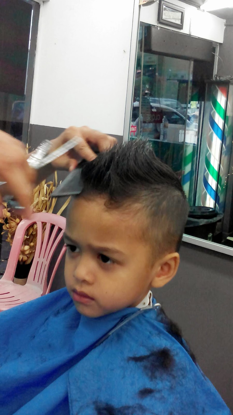 Gunting rambut budak lelaki