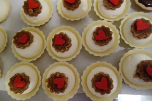 For dessert: cream cheese tartlets with chocolate caramel toasts.