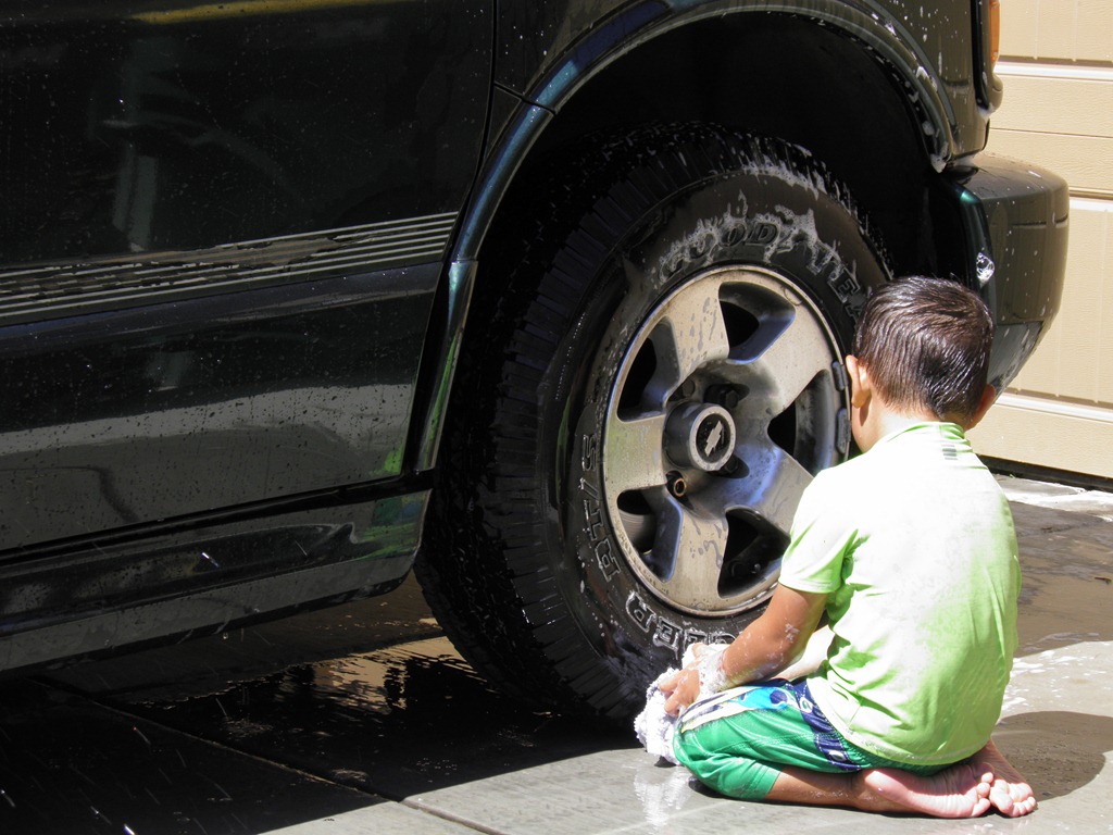 [summer%2520gian%2520washing%2520the%2520car%255B7%255D.jpg]