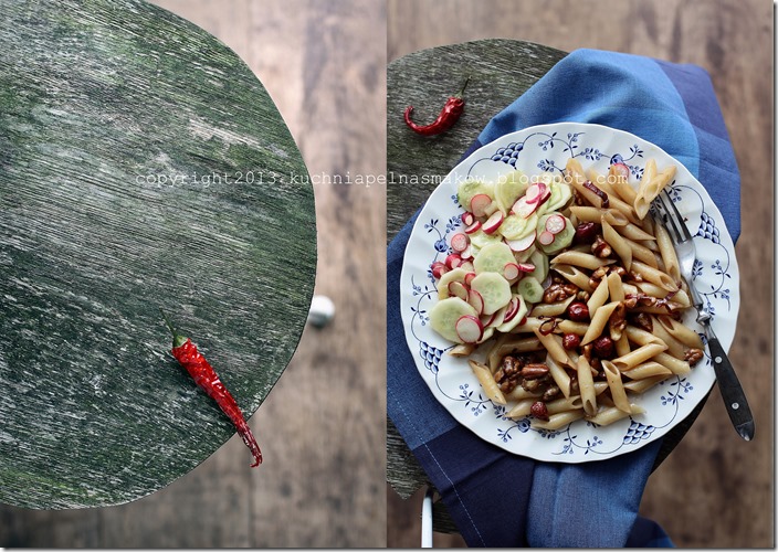 Makaron chili z orzechami i cukinią Makaron chili z orzechami i cukinią