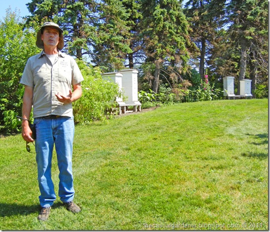 Rick Belding discussing the bee hives at Chicago Botanic Garden