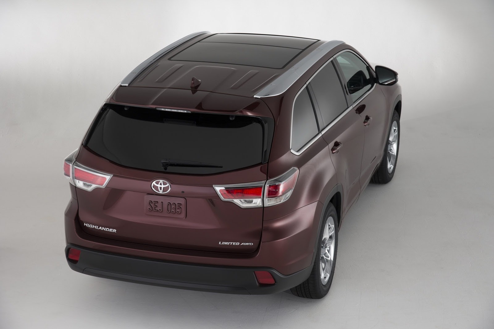 Toyota Officially Unwraps All-New 2014 Highlander Crossover with Up to 8-Seats | CaRsCooPs 2014 Toyota Venza Tire Size P245 55r19 Le Xle