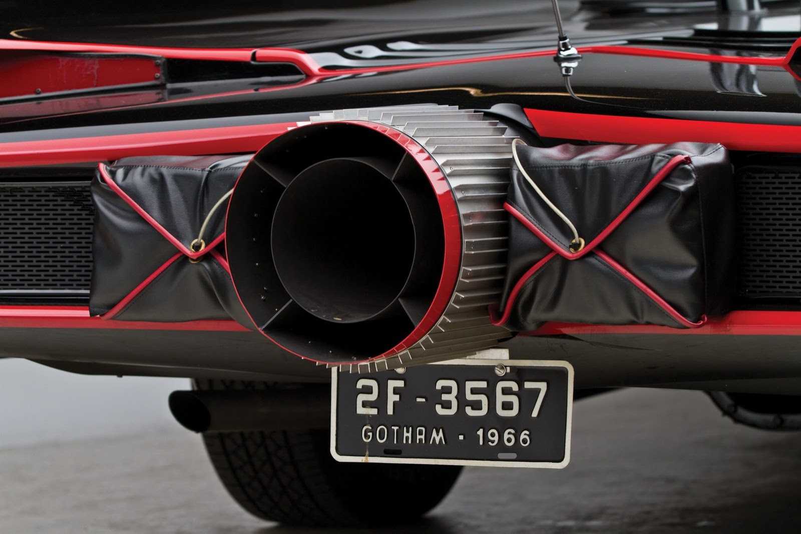 [1966-Batman-Batcycle-10%255B2%255D.jpg]