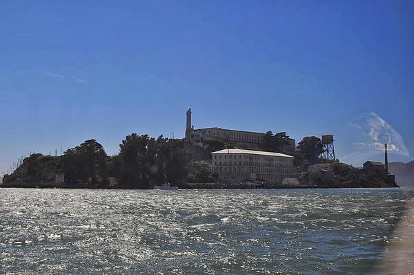 在海上看到的Alcatraz島 在海上看到的Alcatraz島