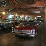 Het Pioneer museum heeft 23 schuren met auto's, tractoren en verzamelingen.