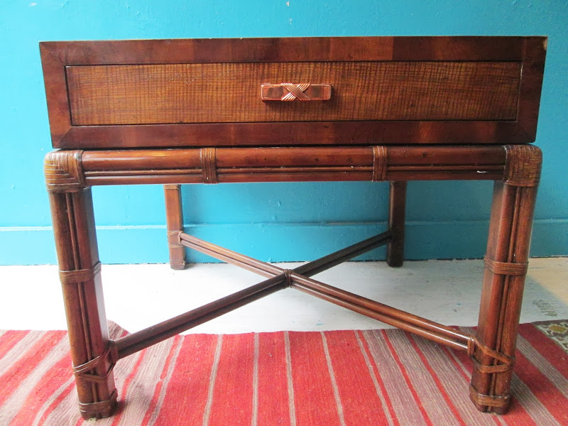 Henredon Sidetable