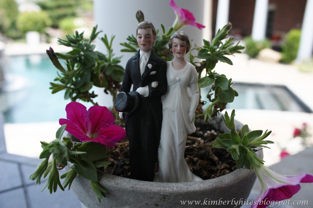 [vintage_wedding_cake_topper_ideas-81.jpg]