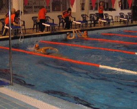 Utilización de energía solar térmica en un centro acuático de piscinas