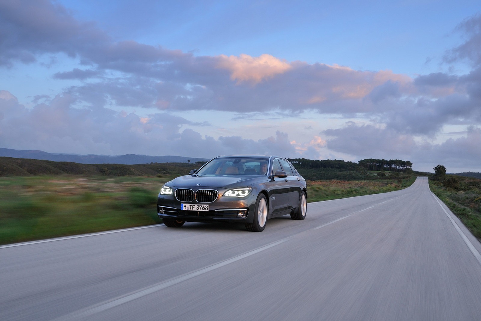 [2013-BMW-7-Series-198%255B2%255D.jpg]