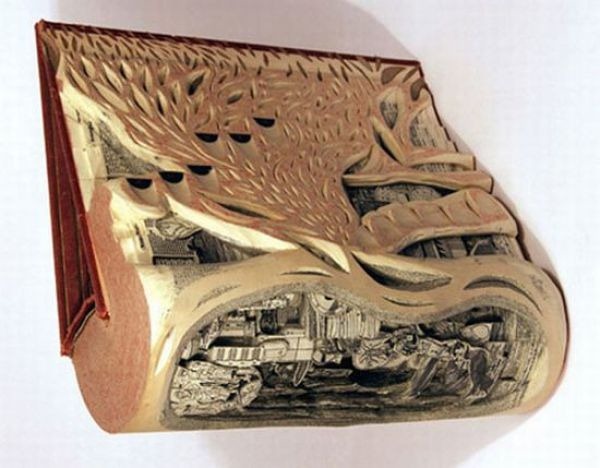 [astonishing_book_sculptures_640_113.jpg]