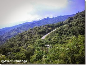 Estradas sinuosas em Topes de Collantes - Cuba