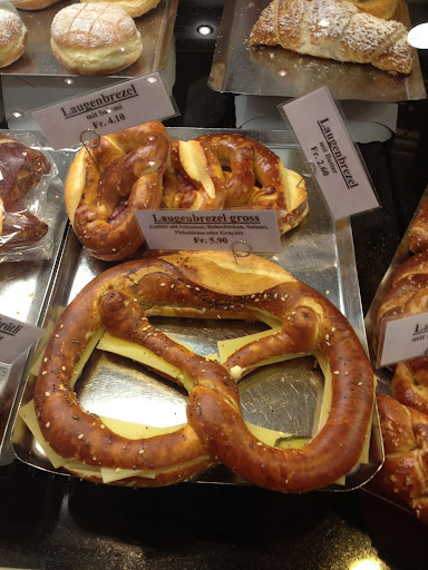 Ah, pretzels stuffed with cheese?! Yes, thanks!