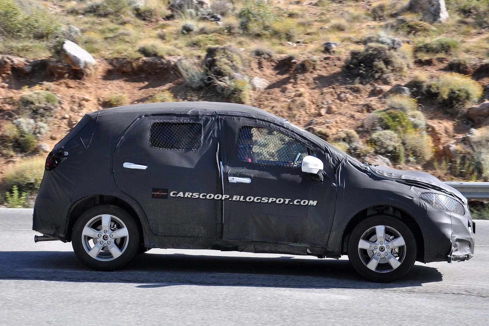 [2014-Suzuki-SX4-3%255B3%255D.jpg]