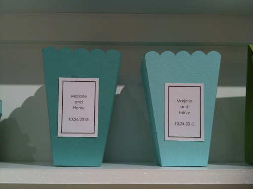How cute are these popcorn boxes?