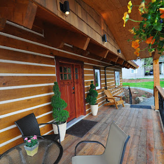 Entrance / Porch